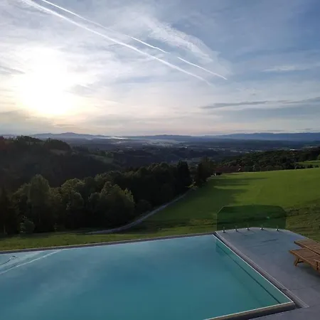Шале Chalet-suedsteiermark - Traumhafte Aussicht, Infinity Pool, Privatsphaere, Klima Und De-luxe Ausstattung