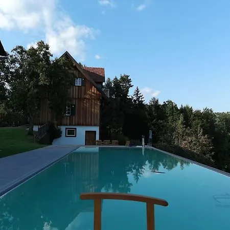 Alpstuga Chalet-suedsteiermark - Traumhafte Aussicht, Infinity Pool, Privatsphaere, Klima Und De-luxe Ausstattung *
