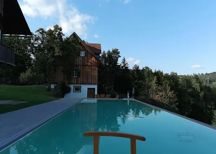 Domek alpejski Chalet-suedsteiermark - Traumhafte Aussicht, Infinity Pool, Privatsphaere, Klima Und De-luxe Ausstattung *